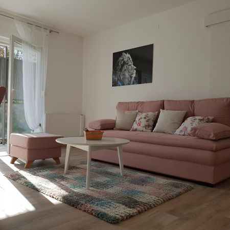 Lion Apartment Zagreb Buitenkant foto