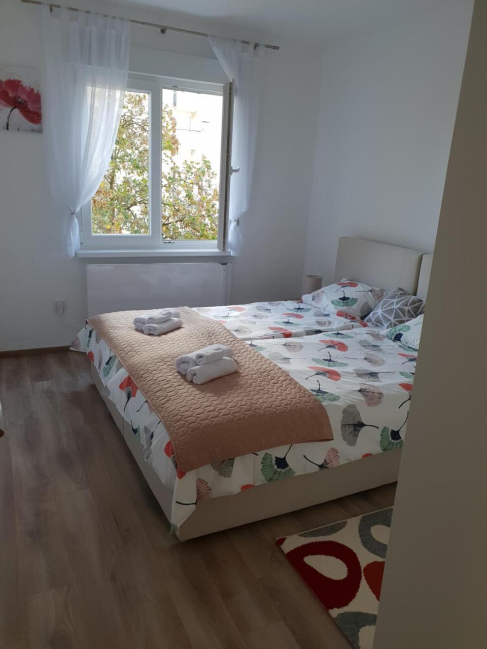 Lion Apartment Zagreb Buitenkant foto